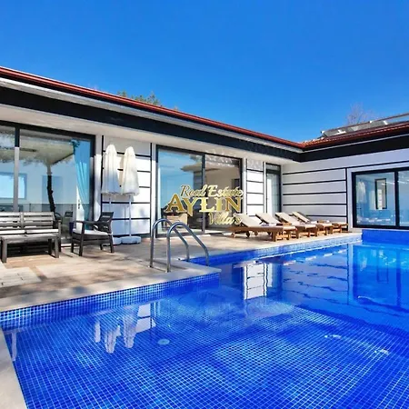 Crystal With Private Pool *